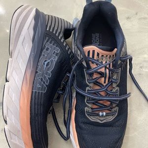 Hoka One One Bondi 6 Dusty Pink Sneakers sz 8 spring ready comfy wear running